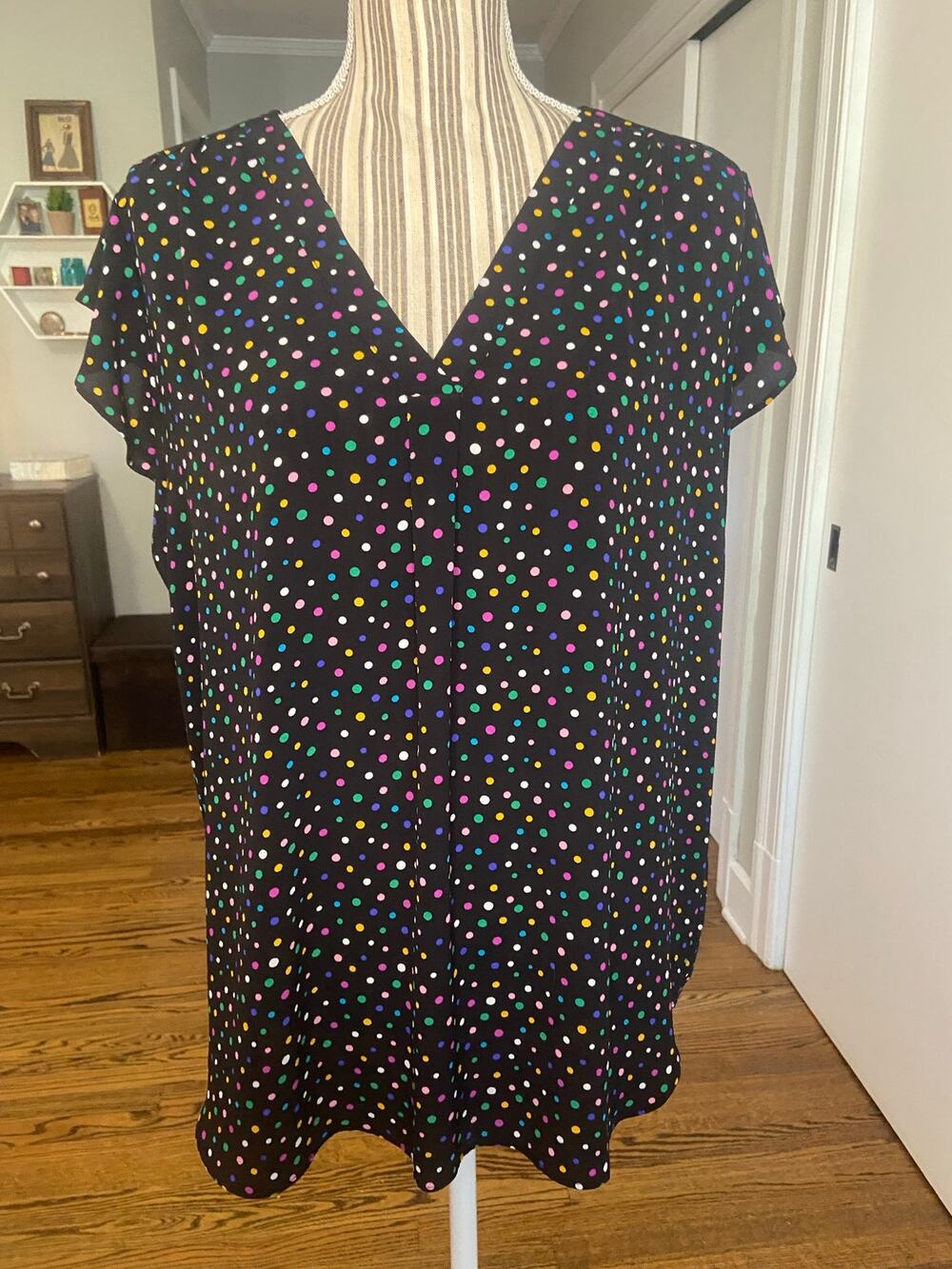 Chaus New York black multi polka dot pull over woven blouse with flutter sleeve